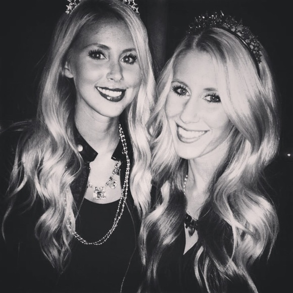 clothes & deals. Deals & clothes 💃🏼💃🏼 - Picture 4 of 4